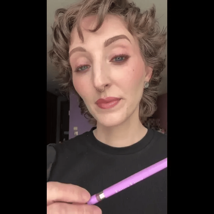 Démonstration d'application de l'eyeliner Luma Linea